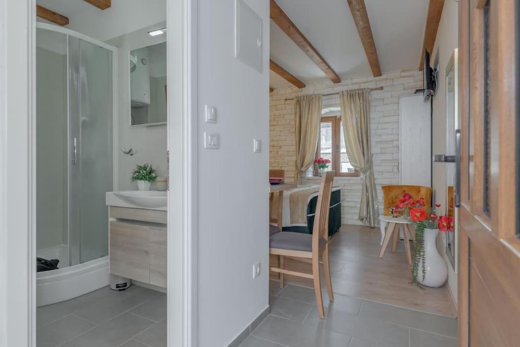 Diva 1,Stylish Old Town Studio Apartment Near Beach Σπλιτ Εξωτερικό φωτογραφία