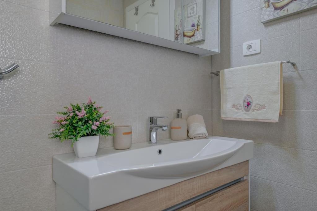 Diva 1,Stylish Old Town Studio Apartment Near Beach Σπλιτ Εξωτερικό φωτογραφία